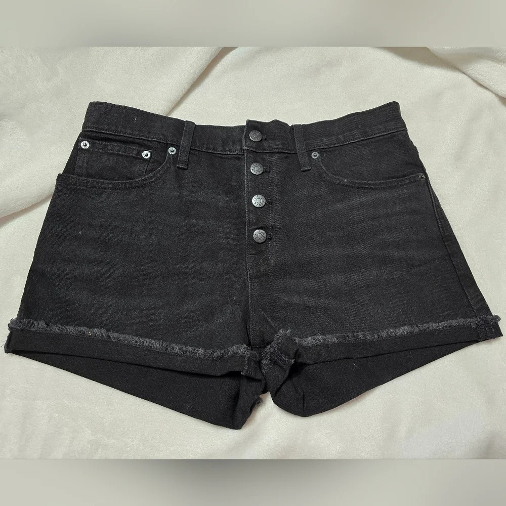 NWT J. Crew Factory Button Fly Black Wash Jean Shorts, Raw Cuffed Hem, Size 29. - Picture 1 of 9